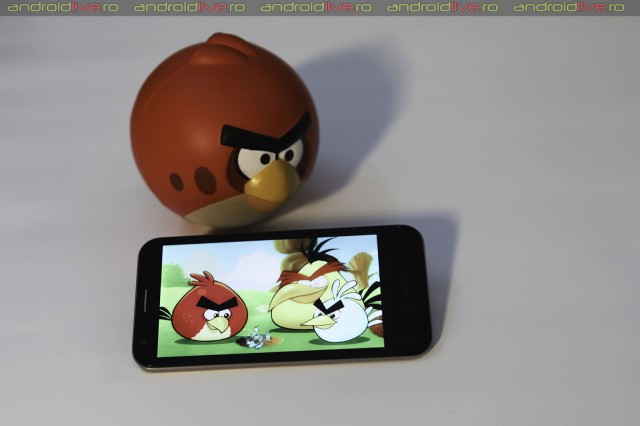 Padfone 2 poate rula orice joc disponibil pe Android în prezent